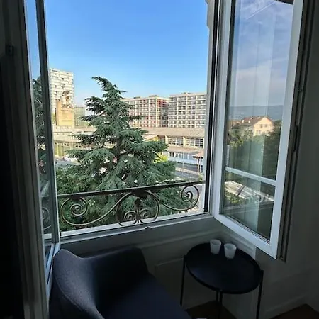 Appartement Charming Flat In Chene-bourg